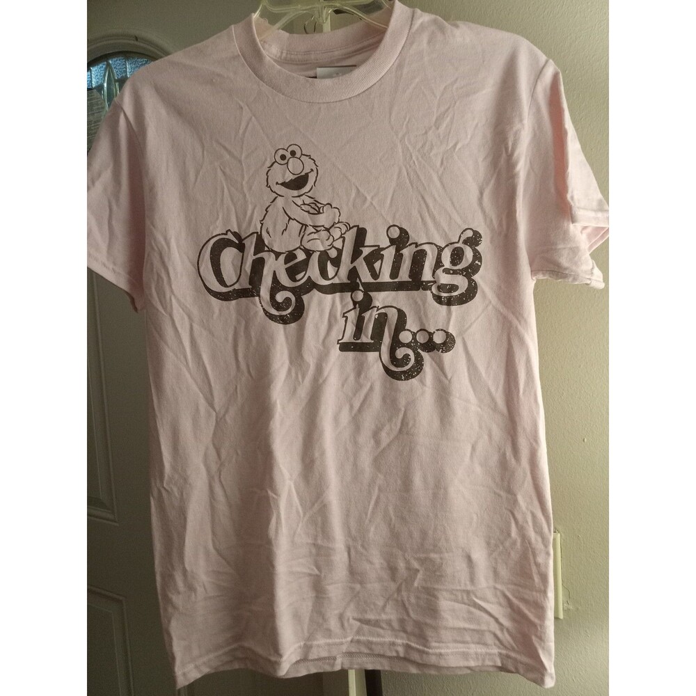 Size Small Women's Elmo Checking in... Short Sleeve Graphic T-Shirt - Light Pink